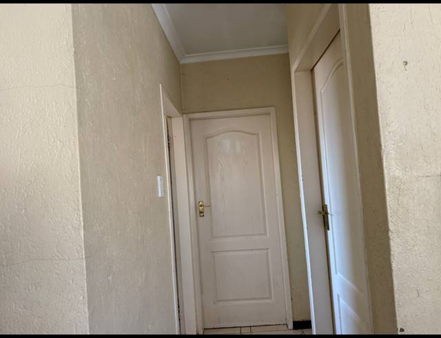 2 BEDROOM APARTMENT FOR SALE IN RUSTENBURG CENTRAL
